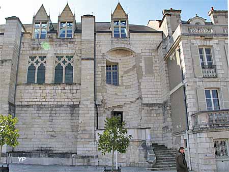 Restes du palais du duc Jean de Berry - Conseil général