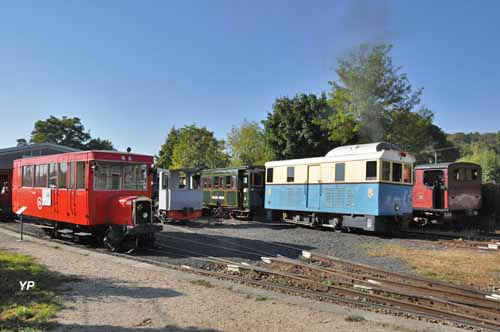 Musée des tramways à vapeur et des Chemins de fer secondaires français - Quelques véhicules des anciens chemins de fer départementaux