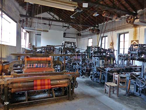 Salle des machines,   anciens métiers à tisser
