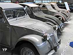 Conservatoire Citroën - premières 2cv (Yalta Production)