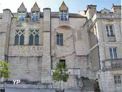 Restes du palais du duc Jean de Berry - Conseil général (Yalta Production)