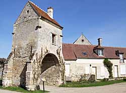 Abbaye-Forteresse de Saint-Jean aux Bois - ferme