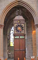 Cathédrale Saint-Cyr-et-Sainte-Julitte - horloge