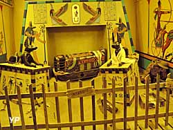 Enigmaparc,  tombeau égyptien