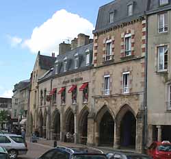 arcades médiévales de Carentan (doc. OT Carentan)