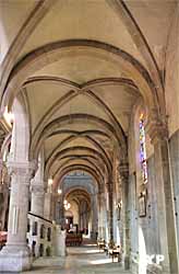 Basilique Saint-Denys, bas-côté