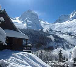 montagne enneigée à Gourette (doc. CRTA / JJ Brochard)