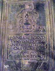 Dalle funéraire en fonte de la famille Castagnery (1638)