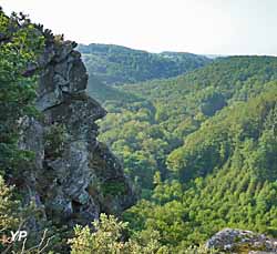 Site naturel de la Roche d'Oëtre (doc. OT des Collines de Normandie)