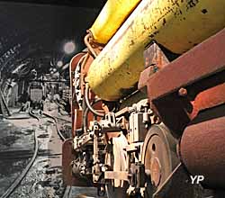 Les métiers - locomotive à air comprimé utilisée au fond de la mine
