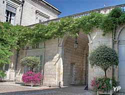 Hôtel Poupet - mur-terrasse de clôture (Direction départementale des territoires et de la mer de la Charente-Maritime)