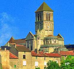 Collégiale Saint-Pierre (doc. Mairie de Chauvigny)