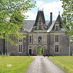 Château de Bouillé-Ménard (Claire de Moulins)