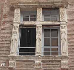 Maison de l'Occitanie - fenêtre à cariatides