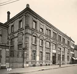 Bâtiment de des Archives municipales de Nancy au milieu des années 1930 (doc. Archives municipales de Nancy)