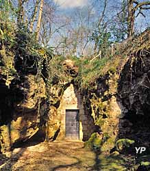 Grotte de Pair-non-Pair - ëntrée actuelle de la grotte
