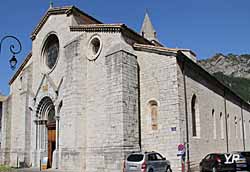Cathédrale Notre-Dame et Saint-Thyrse