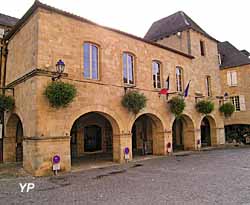 Hôtel de ville (Mairie de Gourdon en Quercy)