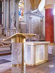 Mobilier liturgique de l'église Notre-Dame de l'Assomption de Stains (93)