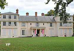 Château de Montreuil - domaine de Madame Elisabeth (doc. Yalta Production)