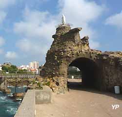 Rocher de la Vierge à Biarritz (doc. Yalta Production)
