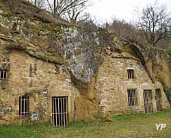 Hameau troglodytique (Châteauneuf Histoire et Patrimoine)