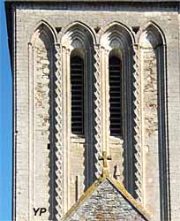 Église Saint-Martin - tour lancette XIIe s. (Bernard Leconte)