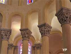 chapiteaux historiés du choeur - Basilique Notre-Dame-du-Port