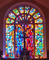 Église de Brénod - vitrail du choeur