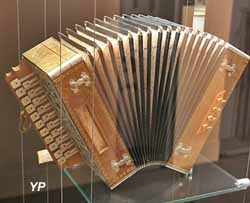 accordéon diatonique François Dedenis (Musée Labenche)