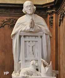 Monument funéraire à Mgr Alphonse-Martin Larue, évêque de Langres (sculpteur Denis Puech)