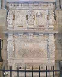 Bas-relief de la Translation des reliques de saint Mammès (XVIe s.)