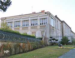 Hôtel de Commandement - Commandement des Écoles de la Gendarmerie Nationale (Yalta Production)