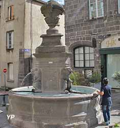 Fontaine des Lions, rue de l'Horloge (1614)