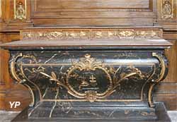 Autel tombeau (chêne et faux marbre peint, XVIIIe s.)