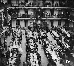 Banquet de la Fête du travail dans la cour du pavillon central le 6 juin 1870