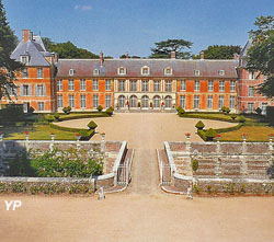 Château d'Heudicourt (doc. B. Esteve)