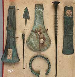 Série d’objets en alliage cuivreux, datés de l’âge du Bronze et du Fer (bracelet), provenant des dragages dans la Saône, essentiellement à Chalon et ses environs, au XIXe et début XXe siècle