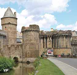 Château de Fougères - tour du Hallay, tour de Plesguen et tour de la Trémoille
