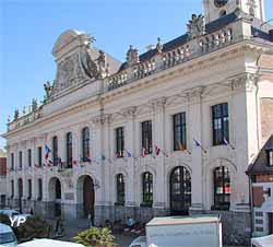Hôtel de ville d'Aire-sur-la-Lys (doc. Yalta Production)