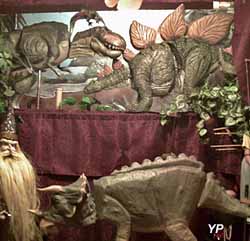 dinosaures, tyrex, triceratops et stegosaure