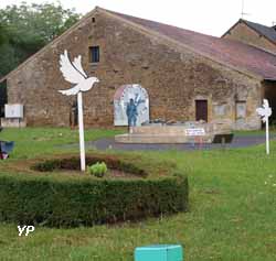 Esplanade de la Paix chemin de m&eacute;moire