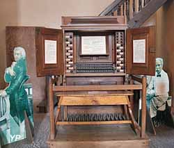 Ancienne console de l'orgue
