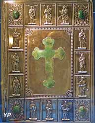 La Sainte Bible du chanoine Crampon (reliure en argent, incrusté de pierres vertes)