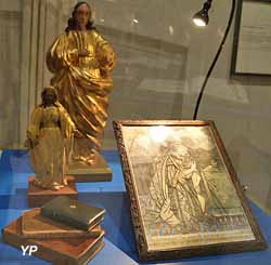 Deux vierges en bois doré (XVIIIe s.)