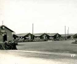 1418: boulangerie, 8 Batiments de 8 fours soit 64 fours. 200 000 rations de pain par jour.