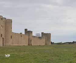 Tours et remparts d'Aigues-Mortes (doc. Monuments nationaux)