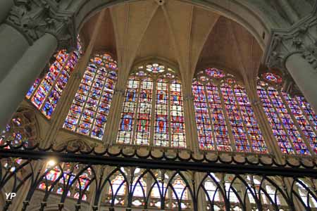 Cathédrale Saint-Gatien - verrière du choeur