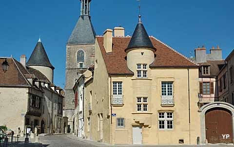 Maison des sires de Domecy
