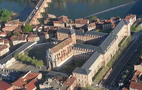 Lyc&eacute;e Laperouse - ancien coll&egrave;ge des J&eacute;suites